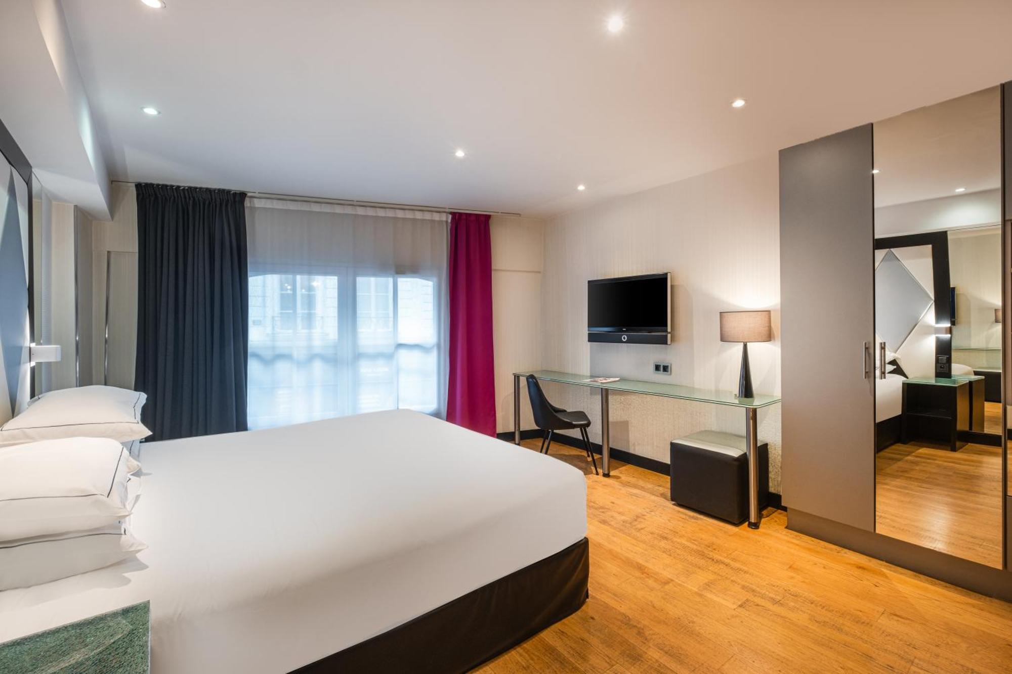 L'empire - Louvre Hotel Parigi